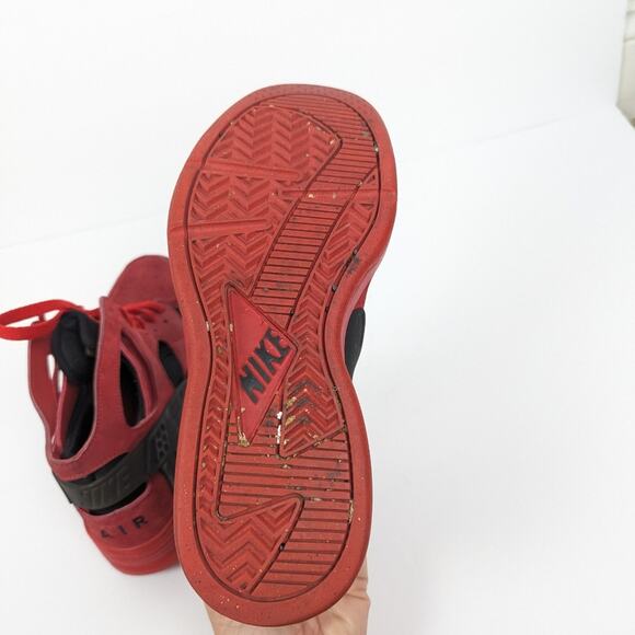 Nike Men\'s University Red & Black Air Flight Huarache Athletic Sneaker Size 9